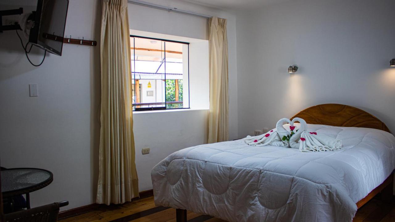 Hotel Los Laureles Calca Екстериор снимка