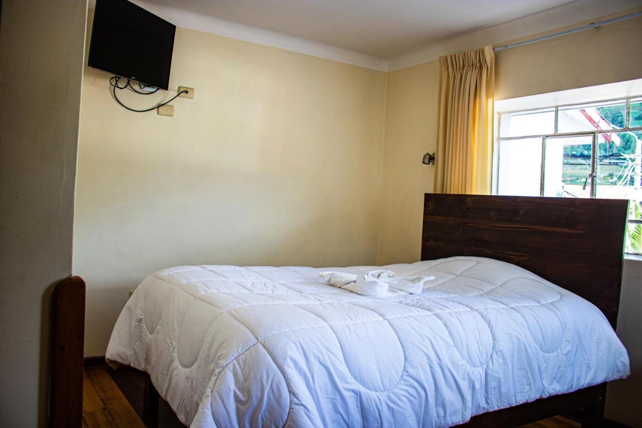 Hotel Los Laureles Calca Екстериор снимка
