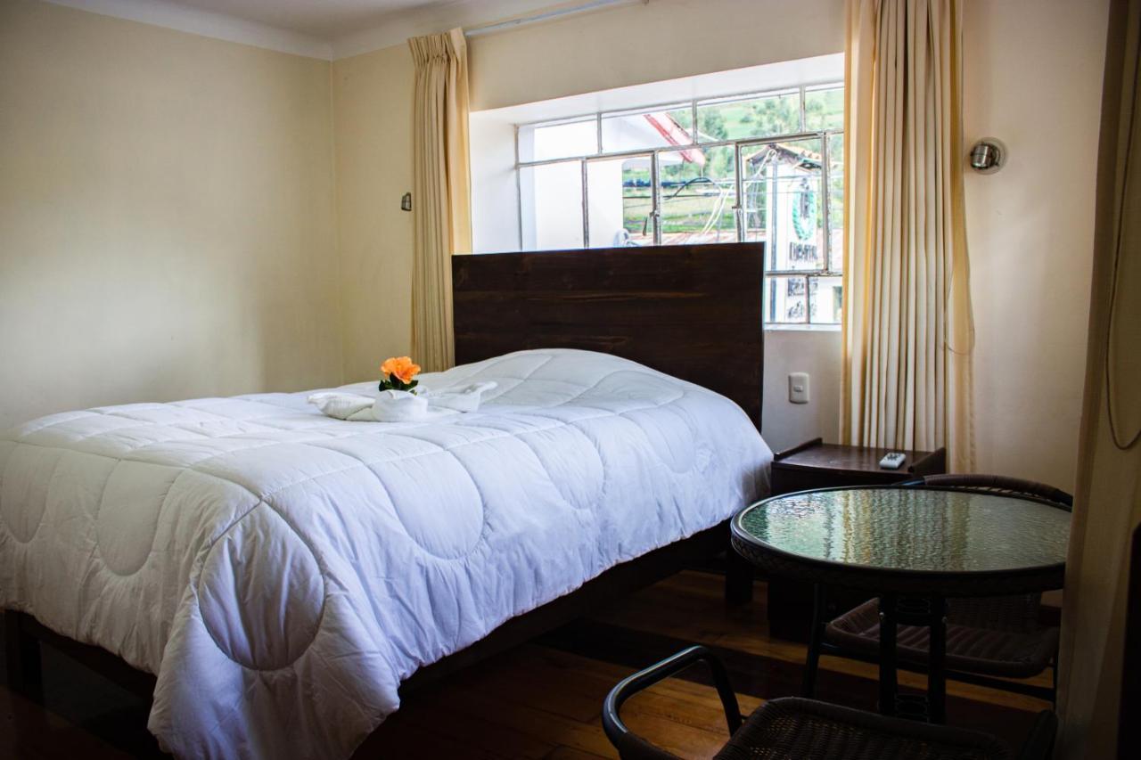 Hotel Los Laureles Calca Екстериор снимка