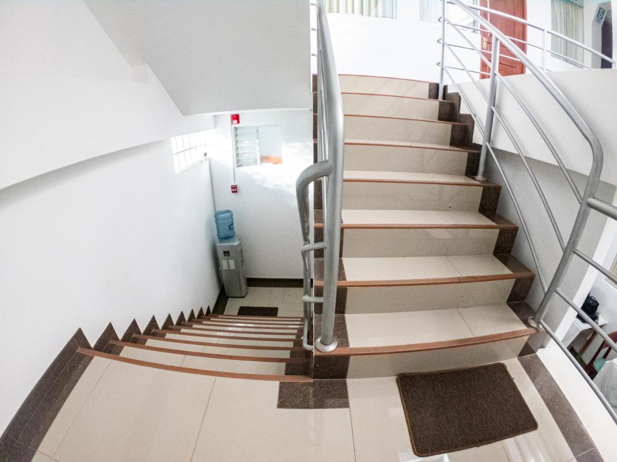 Hotel Los Laureles Calca Екстериор снимка