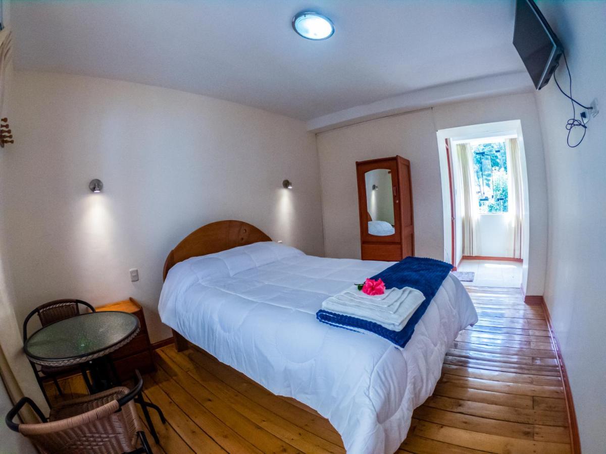 Hotel Los Laureles Calca Екстериор снимка