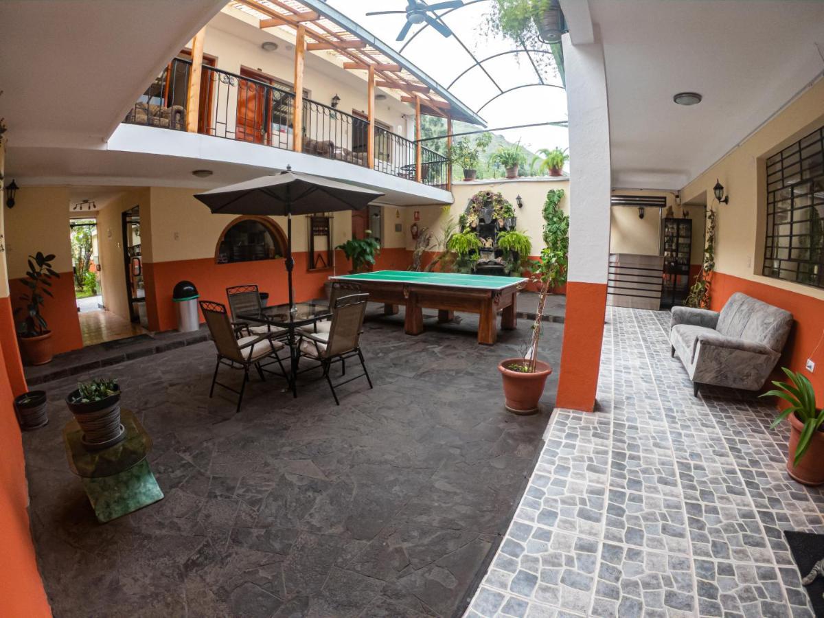 Hotel Los Laureles Calca Екстериор снимка