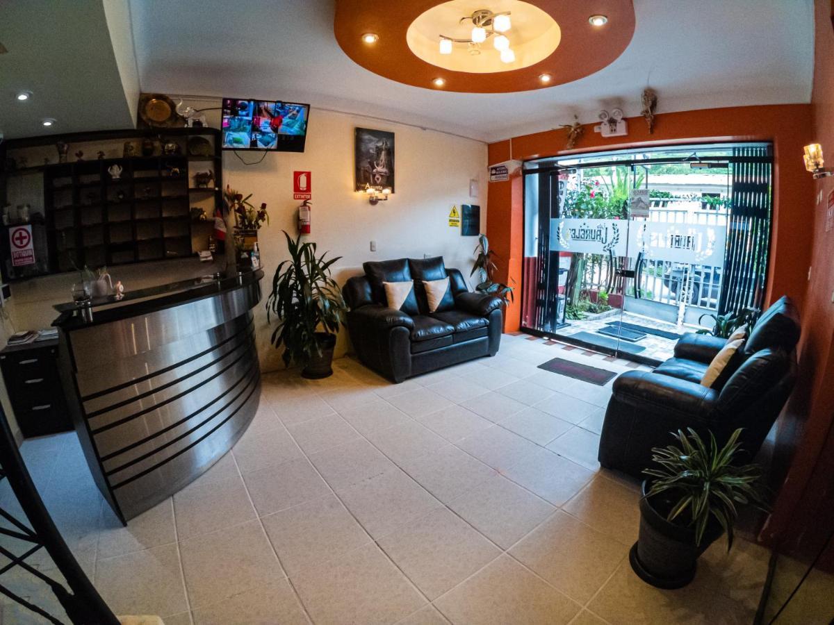 Hotel Los Laureles Calca Екстериор снимка