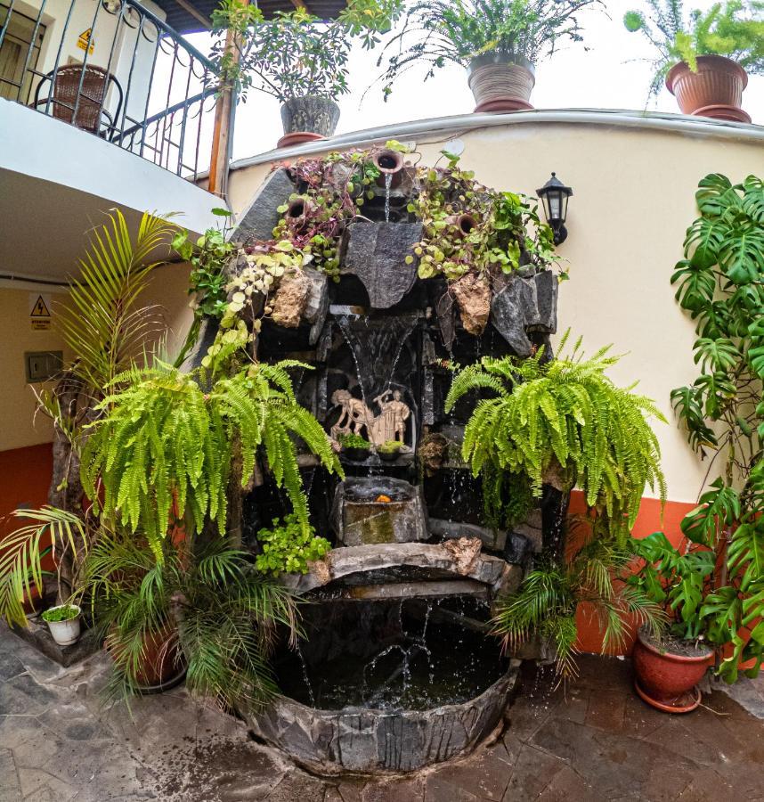 Hotel Los Laureles Calca Екстериор снимка