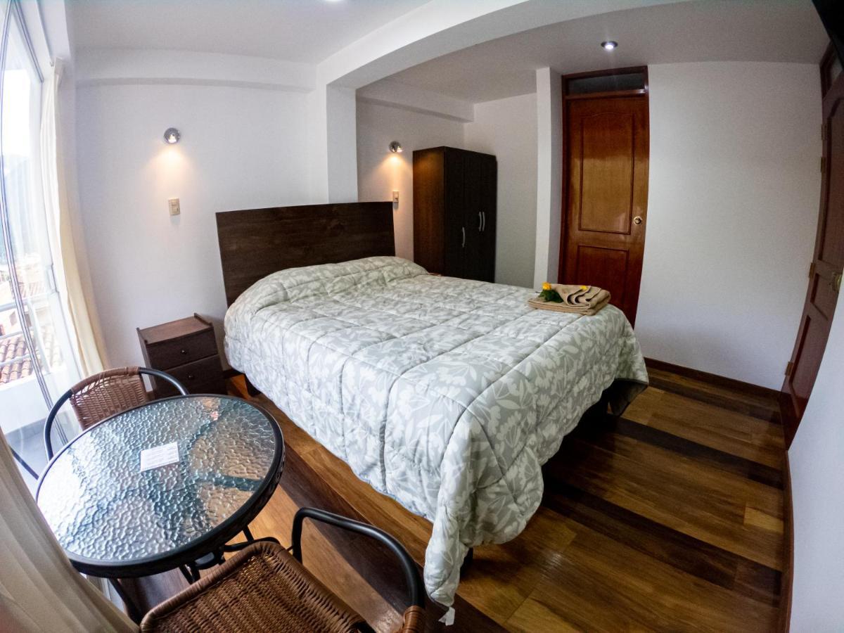 Hotel Los Laureles Calca Екстериор снимка