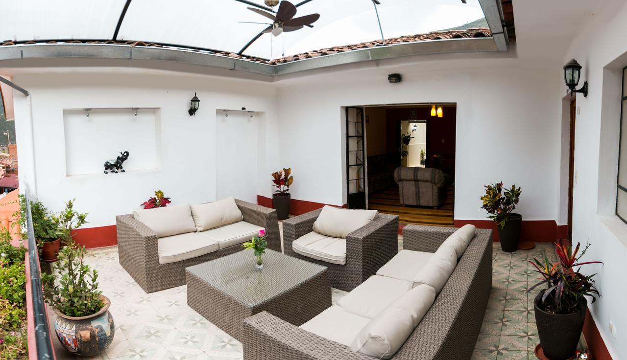 Hotel Los Laureles Calca Екстериор снимка